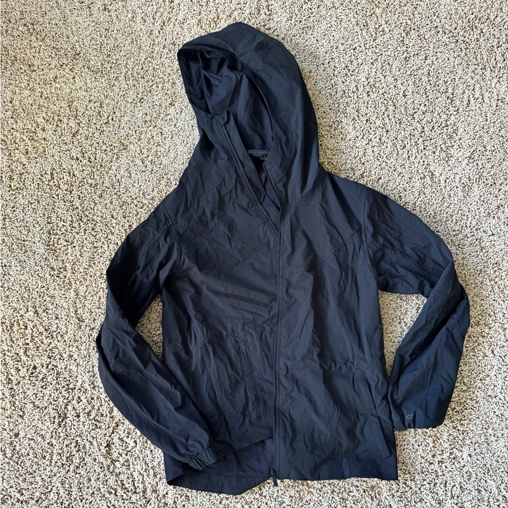 Lululemon sackable windproof water resistant jacket